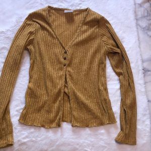 Button and Open long sleeve top
